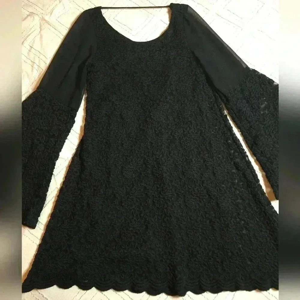 Must-Have Women's Black Lace Formal Dress, Bell Sleeves sheer & lace, Medium